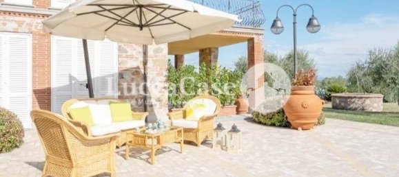 Villa de 10 dormitorios en Montecarlo, Italy No. 51017 39