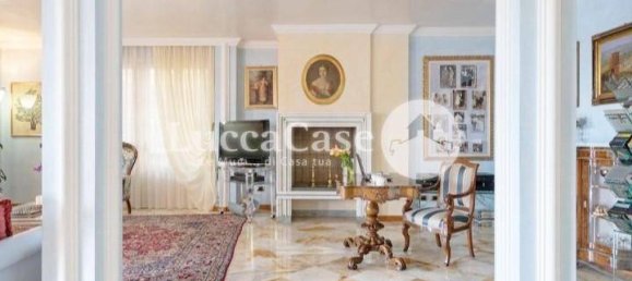 Villa de 10 dormitorios en Montecarlo, Italy No. 51017 16