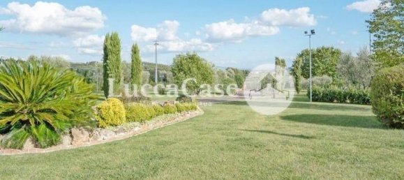 Villa de 10 dormitorios en Montecarlo, Italy No. 51017 38