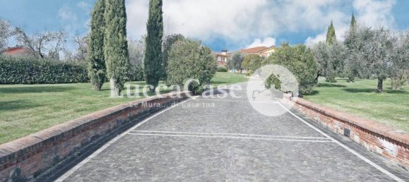 Villa de 10 dormitorios en Montecarlo, Italy No. 51017 5