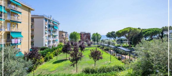 3 bedrooms Apartment in Genoa, Italy No. 352419 3