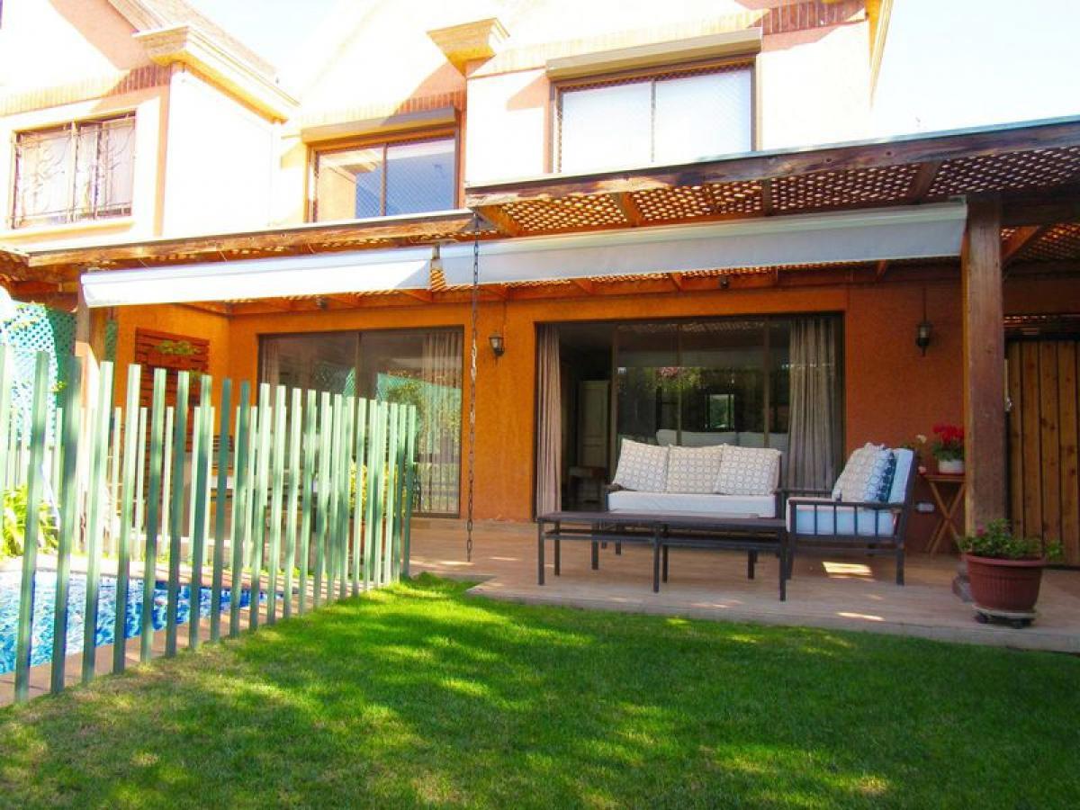 4 bedrooms House in Santiago, Chile No. 4651