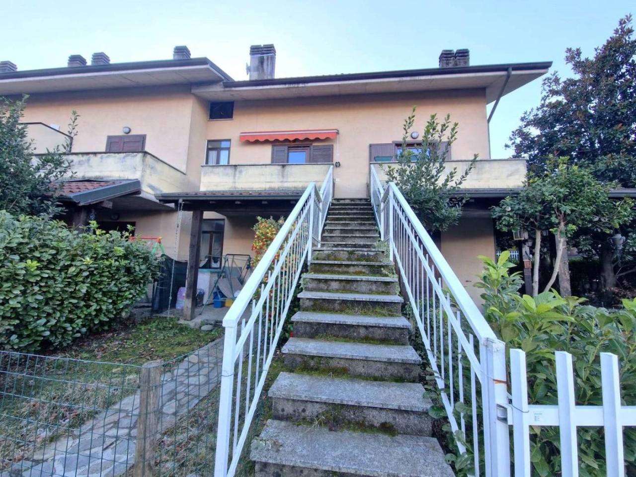 Apartamento de 5 habitaciónes en Colico, Italy No. 137584