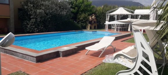 17 rooms Villa in Massa, Italy No. 135428 2