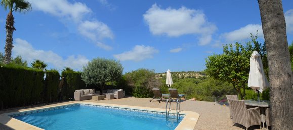 3 bedrooms Villa in Villamartin, Spain No. 547 2