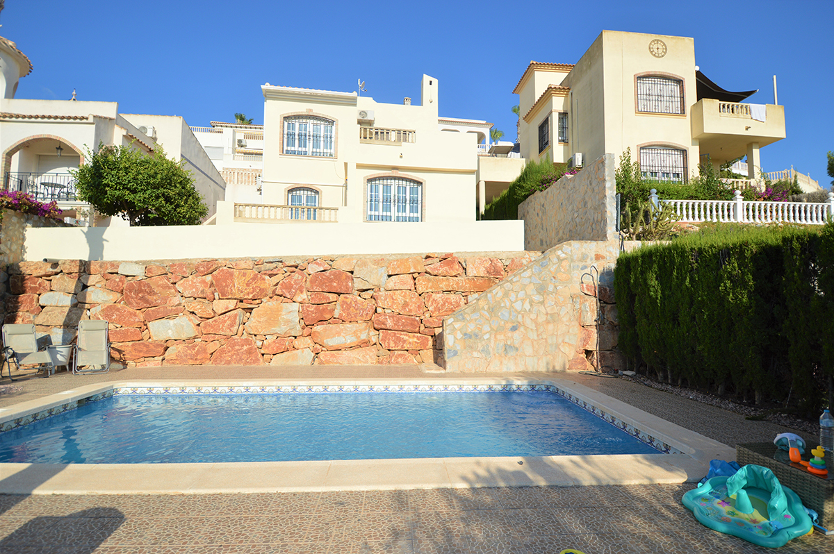 3 bedrooms Villa in Villamartin, Spain No. 547