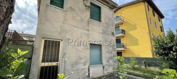 6 rooms House in Villafranca di Verona, Italy No. 271154 5