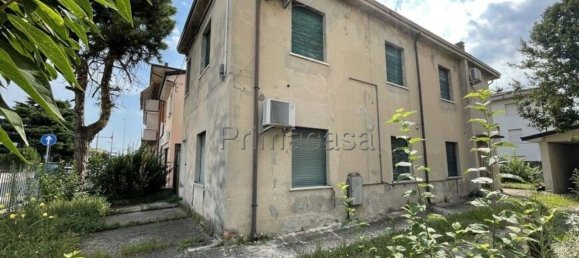 6 rooms House in Villafranca di Verona, Italy No. 271154 2