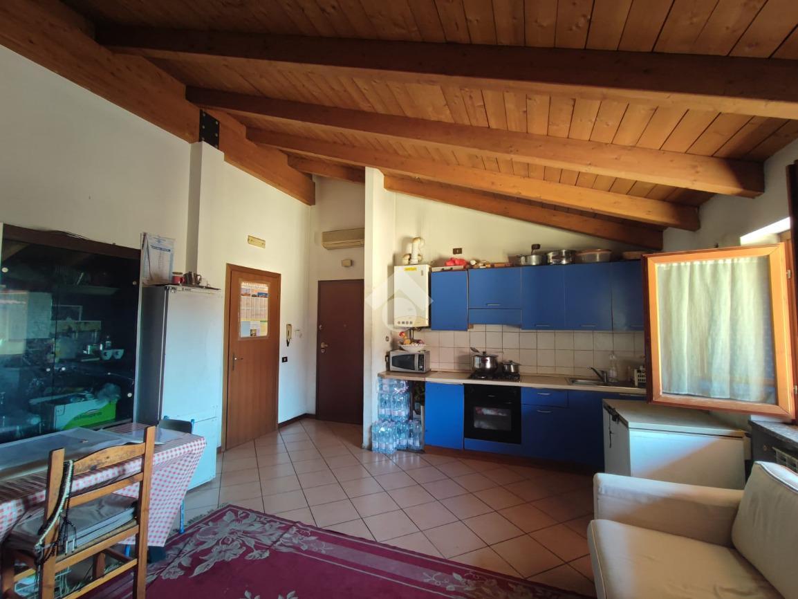 3 rooms Apartment in Palazzolo sull'Oglio, Italy No. 6521