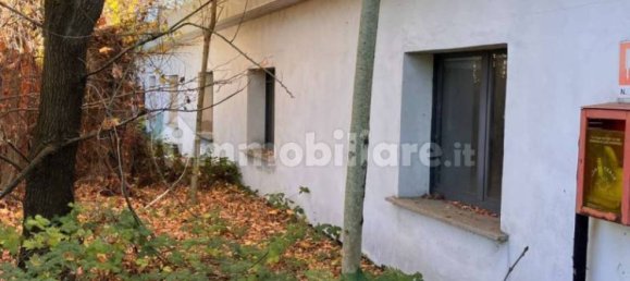 700m² Warehouse in Besozzo, Italy No. 285801 2