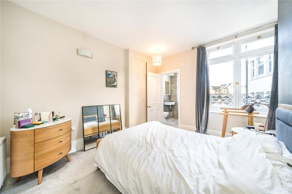 2 bedrooms Apartment in London, United Kingdom No. 12762