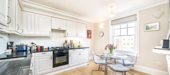 2 bedrooms Apartment in London, United Kingdom No. 12762 3