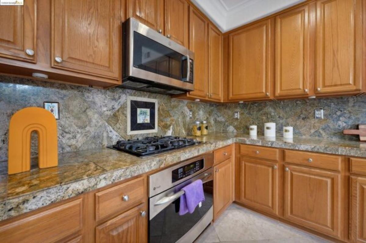 5 Schlafzimmer Haus in Oakley, USA, Nr. 434460