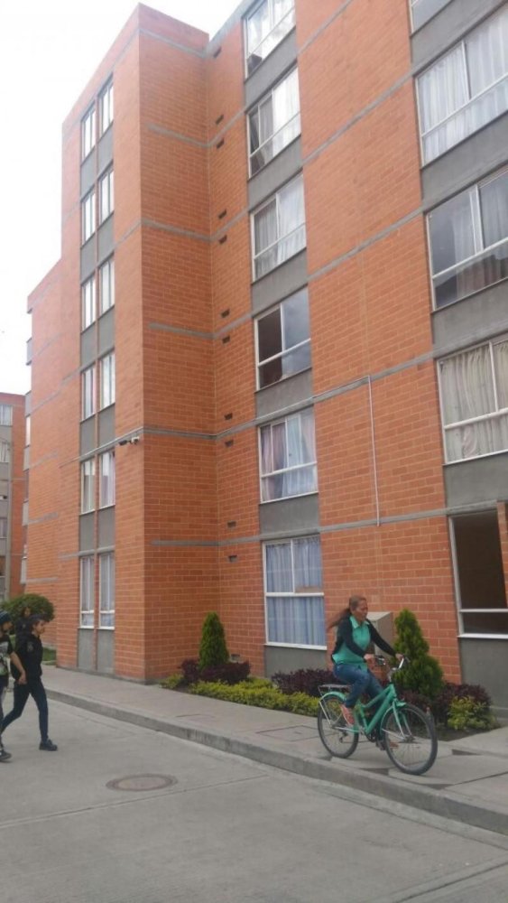 2 bedrooms House in Bogota, Colombia No. 11735