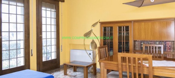 Villa de 5 habitaciónes en Quarto d'Altino, Italy No. 14944 3