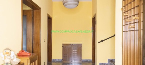 Villa de 5 habitaciónes en Quarto d'Altino, Italy No. 14944 4