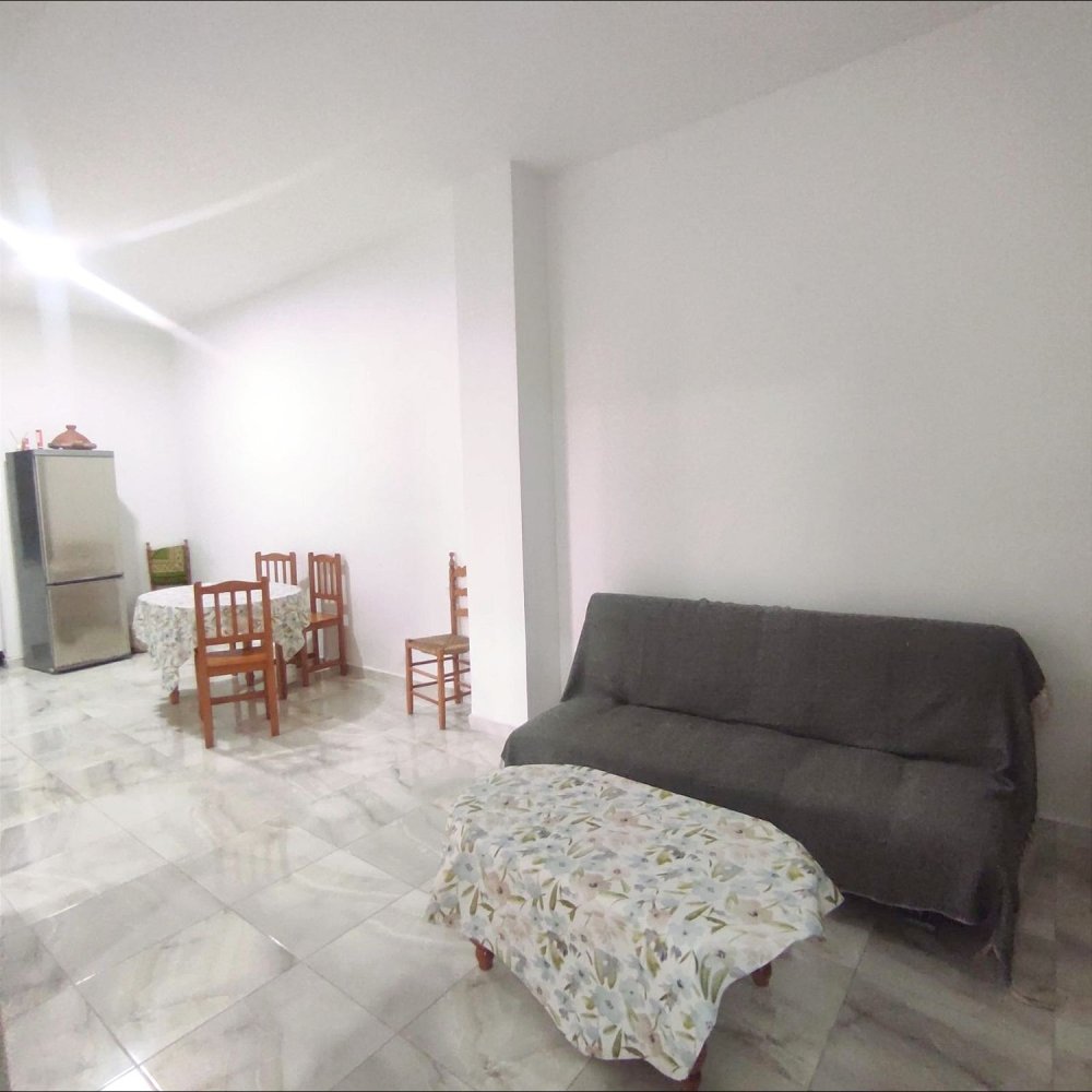 130m² Commercial property in Alicante, Spain No. 209404