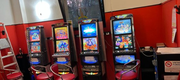 100m² Commercial property in Bologna, Italy No. 63120 19