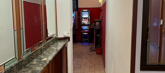 100m² Commercial property in Bologna, Italy No. 63120 3