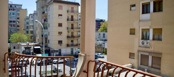 5 rooms Apartment in Palermo, Italy No. 45883 2