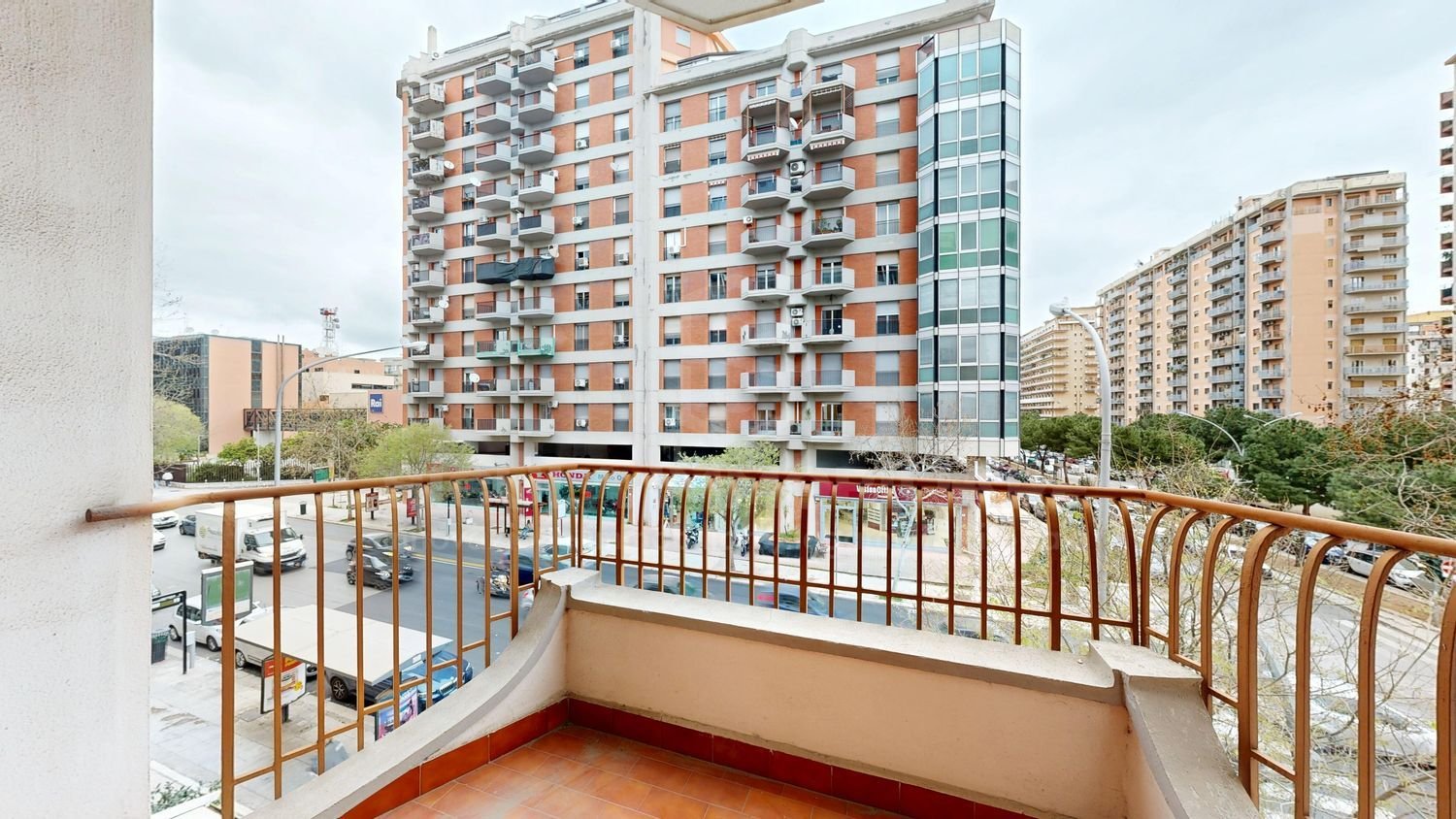 5 rooms Apartment in Palermo, Italy No. 45883