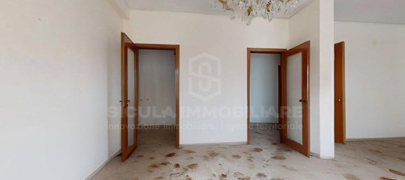 5 rooms Apartment in Palermo, Italy No. 45883 10