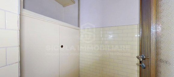 5 rooms Apartment in Palermo, Italy No. 45883 22