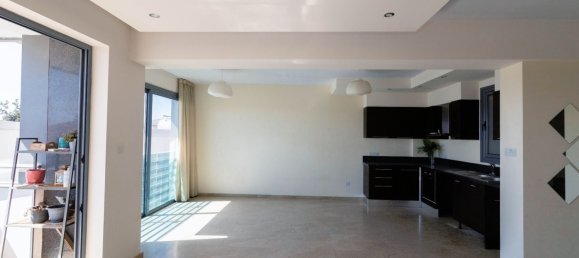 2 bedrooms Apartment in Larnaca, Cyprus No. 22276 5