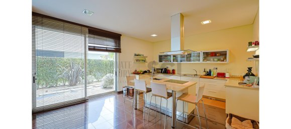5 bedrooms Villa in Almada, Portugal No. 221414 8