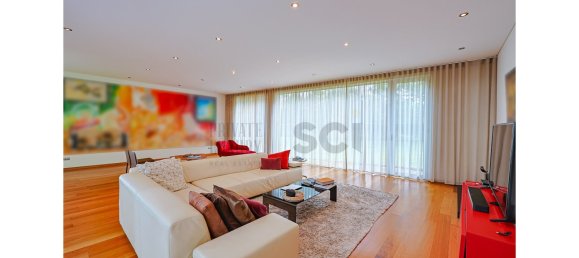 5 bedrooms Villa in Almada, Portugal No. 221414 3