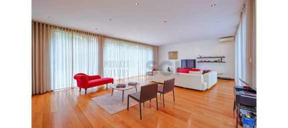 5 bedrooms Villa in Almada, Portugal No. 221414 4