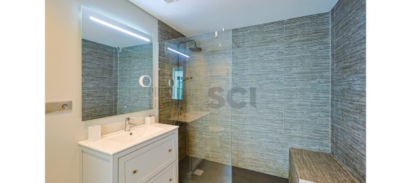 5 bedrooms Villa in Almada, Portugal No. 221414 17