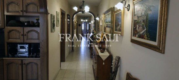 3 bedrooms Maisonette in Marsaxlokk, Malta No. 2234 5