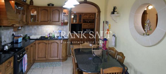 3 bedrooms Maisonette in Marsaxlokk, Malta No. 2234 2