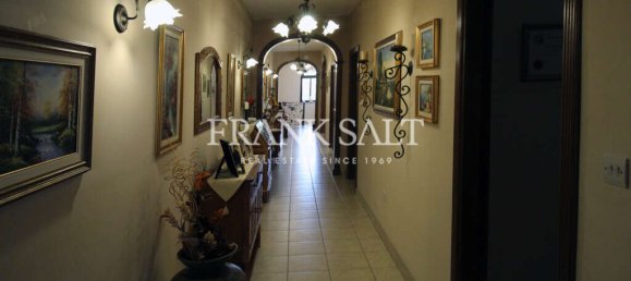 3 bedrooms Maisonette in Marsaxlokk, Malta No. 2234 4