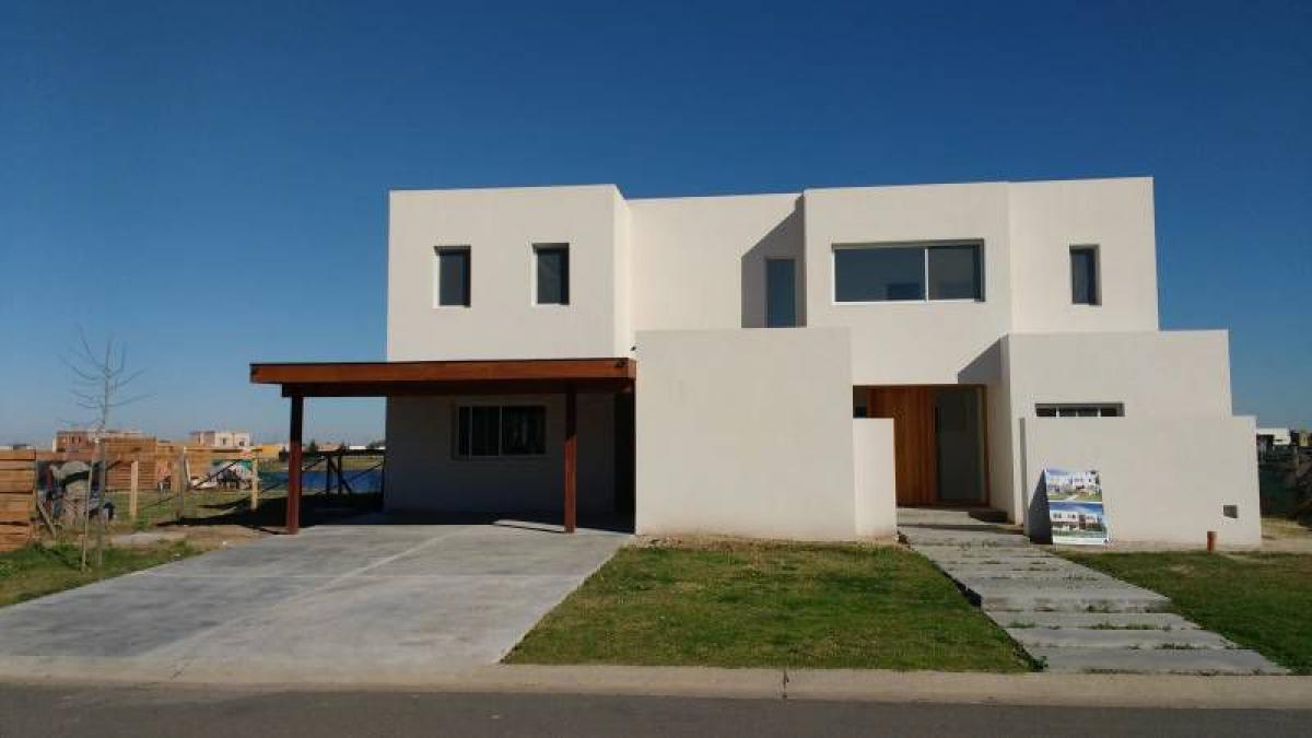 3 bedrooms House in Tigre, Argentina No. 51237