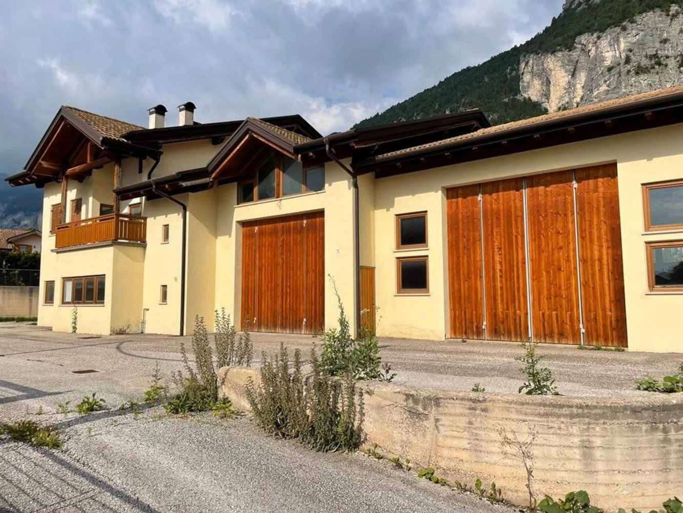 Entrepôt à Fai della Paganella, Italy 360m² No. 169101