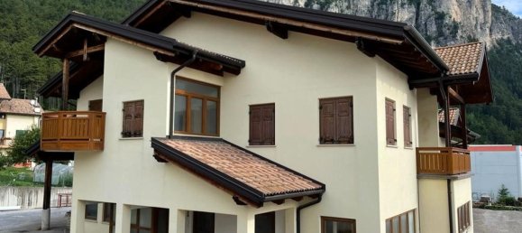 Entrepôt à Fai della Paganella, Italy 360m² No. 169101 2