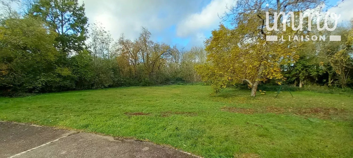  Land in Vineuil, France No. 87960