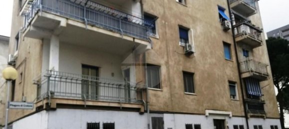 5 rooms Apartment in Cosenza, Italy No. 166094 2