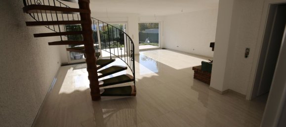 Adosado de 6 habitaciónes en Frankenthal, Germany No. 8044 2