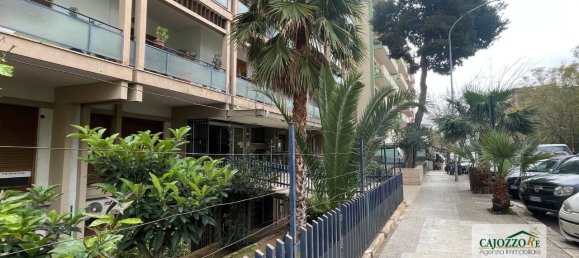 3 bedrooms Apartment in Palermo, Italy No. 197259 2