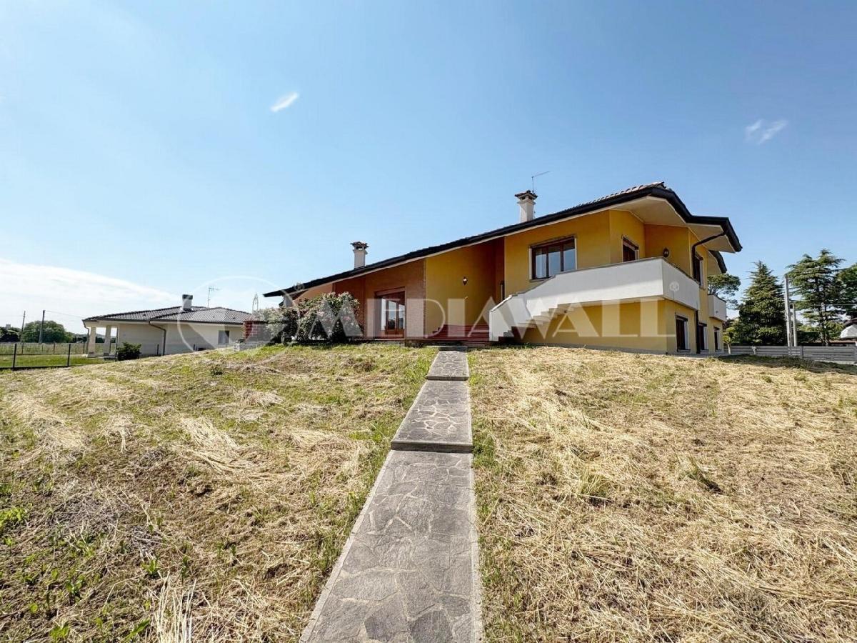 Villa T5 em Pordenone, Italy N.º 309844