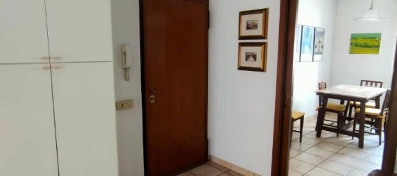 5 rooms Apartment in Venice, Italy No. 33065 2