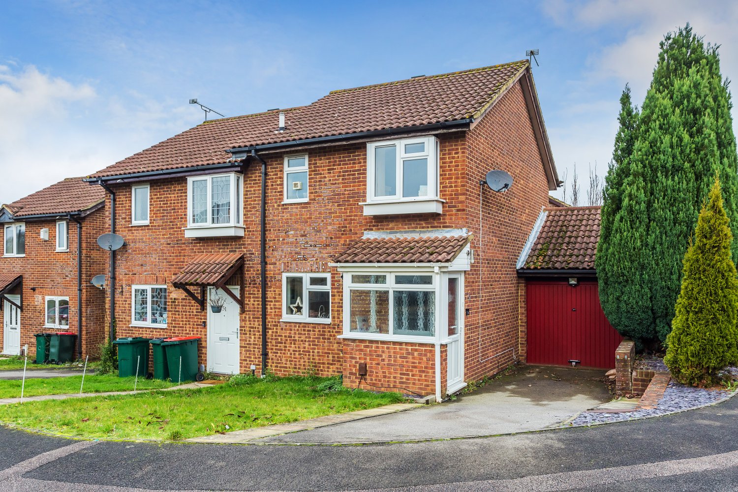 2 bedrooms House in Crawley, United Kingdom No. 1009