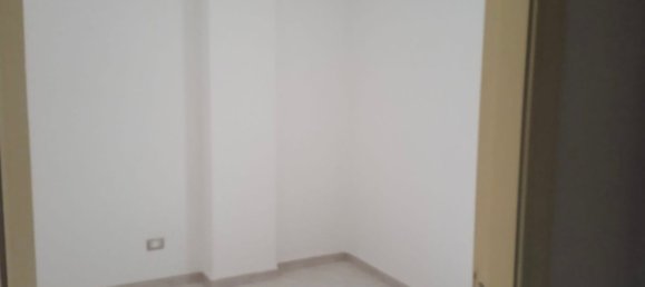 5 rooms Apartment in Vittoria, Italy No. 296002 3