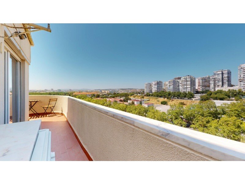 3 bedrooms Apartment in Lisbon, Portugal No. 221366