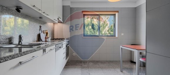 3 bedrooms Apartment in Lisbon, Portugal No. 75723 9