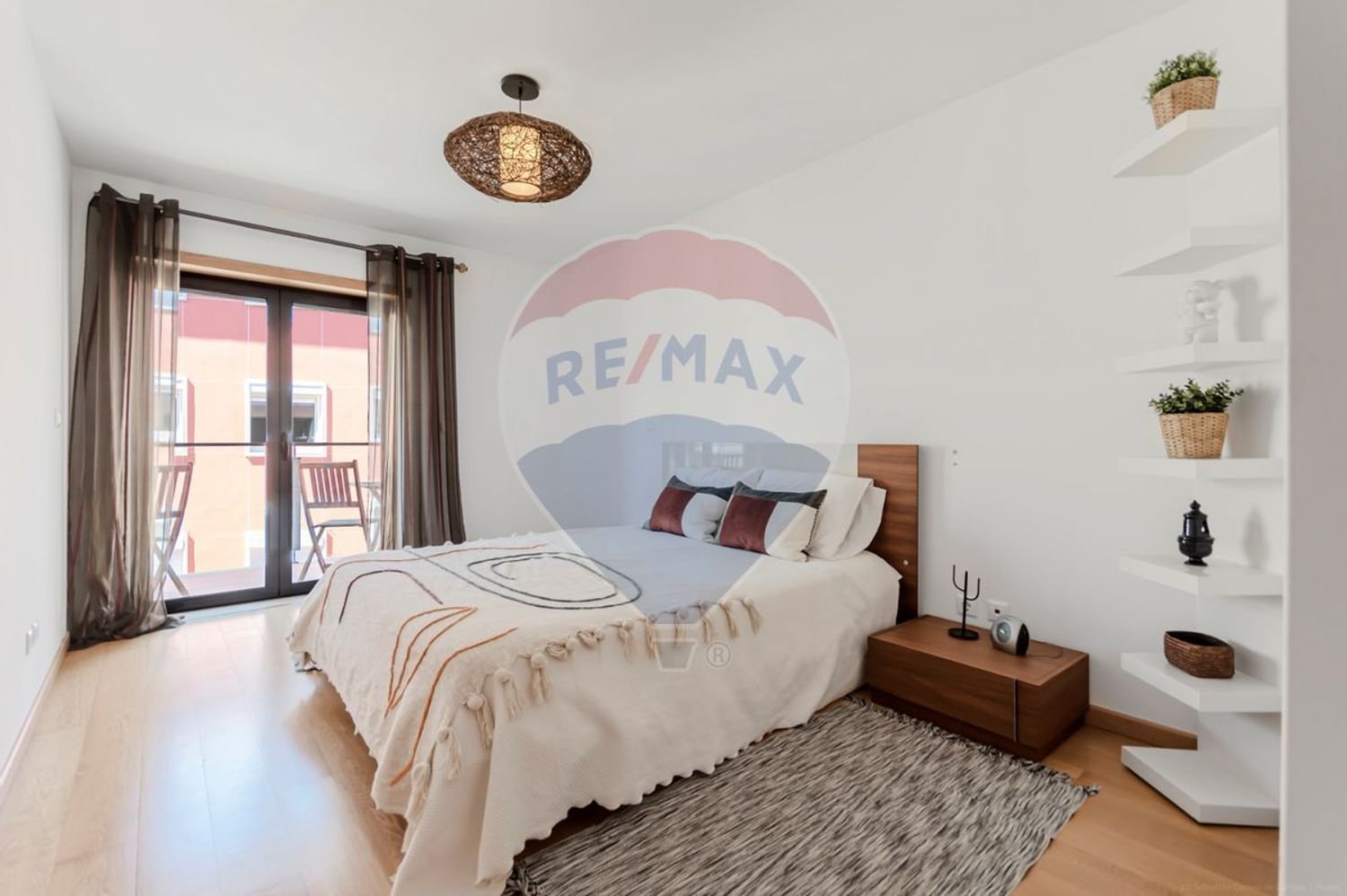 3 bedrooms Apartment in Lisbon, Portugal No. 75723