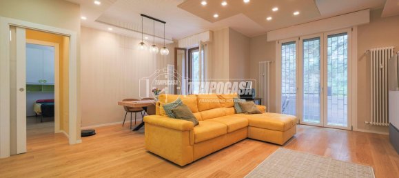 5 rooms Apartment in San Lazzaro di Savena, Italy No. 285199 3